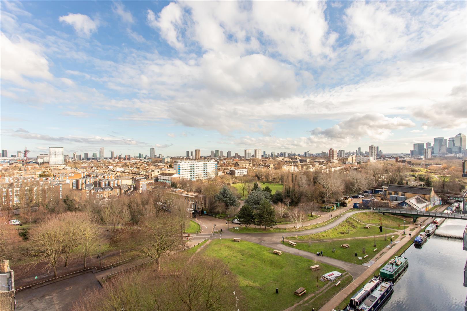 1 bed property in Regalia Point, Bethnal Green